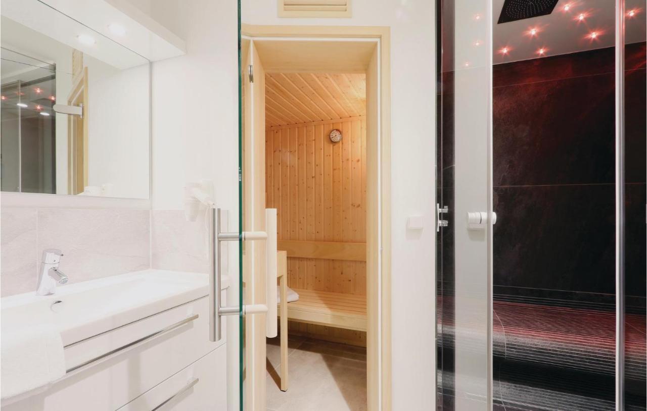 2 Bedroom Awesome Apartment In Luebeck Travemuende エクステリア 写真